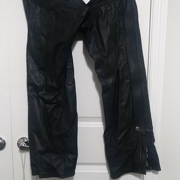 Harley Davidson Black Leather Riding Chaps - Picture 6 of 9